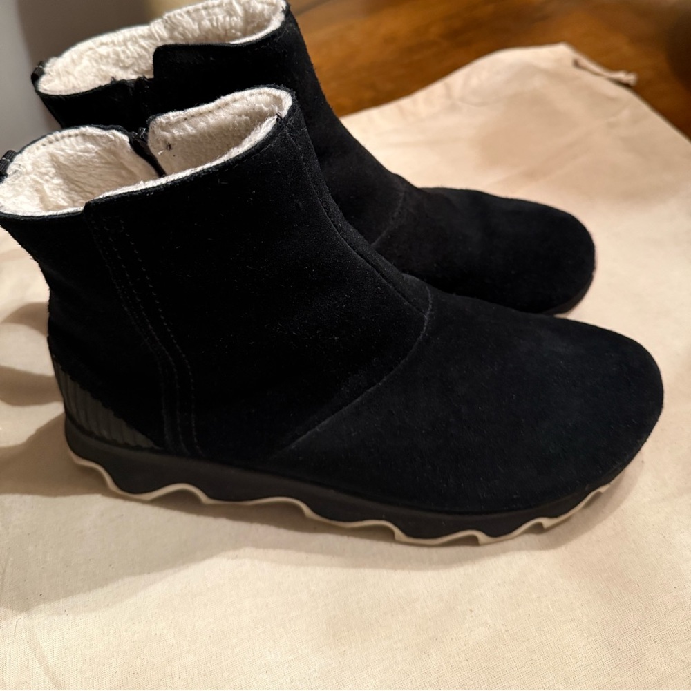 Sorel Kinetic Black Suede Faux Fur Winter Waterproof Boots size 11